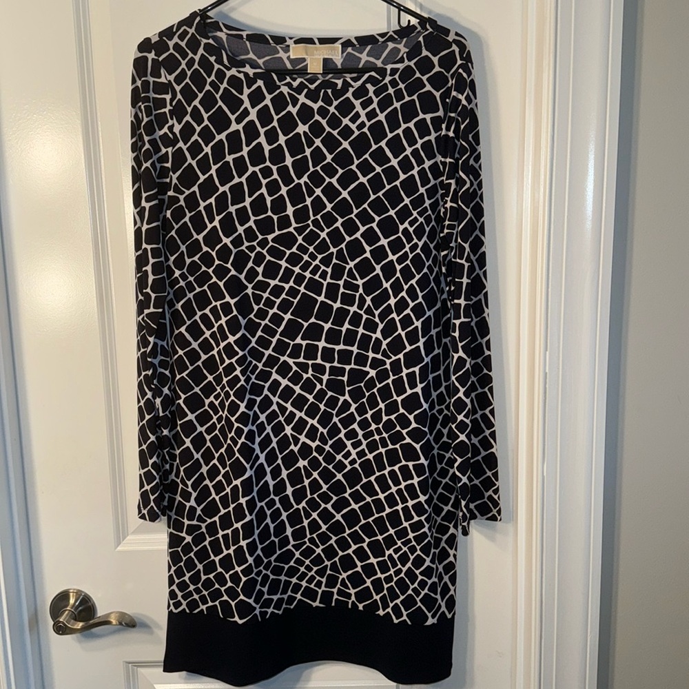 MICHAEL KORS DRESS! Navy and White. Size Medium.